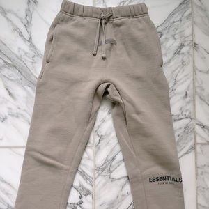 Kids ESSENTIALS - Fear of God sweatsuit